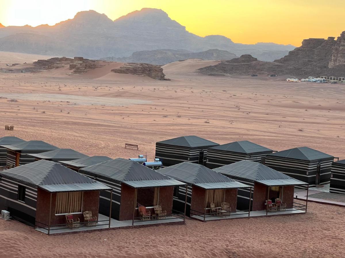 Wadi Rum Eagle Luxury Camp Exterior photo