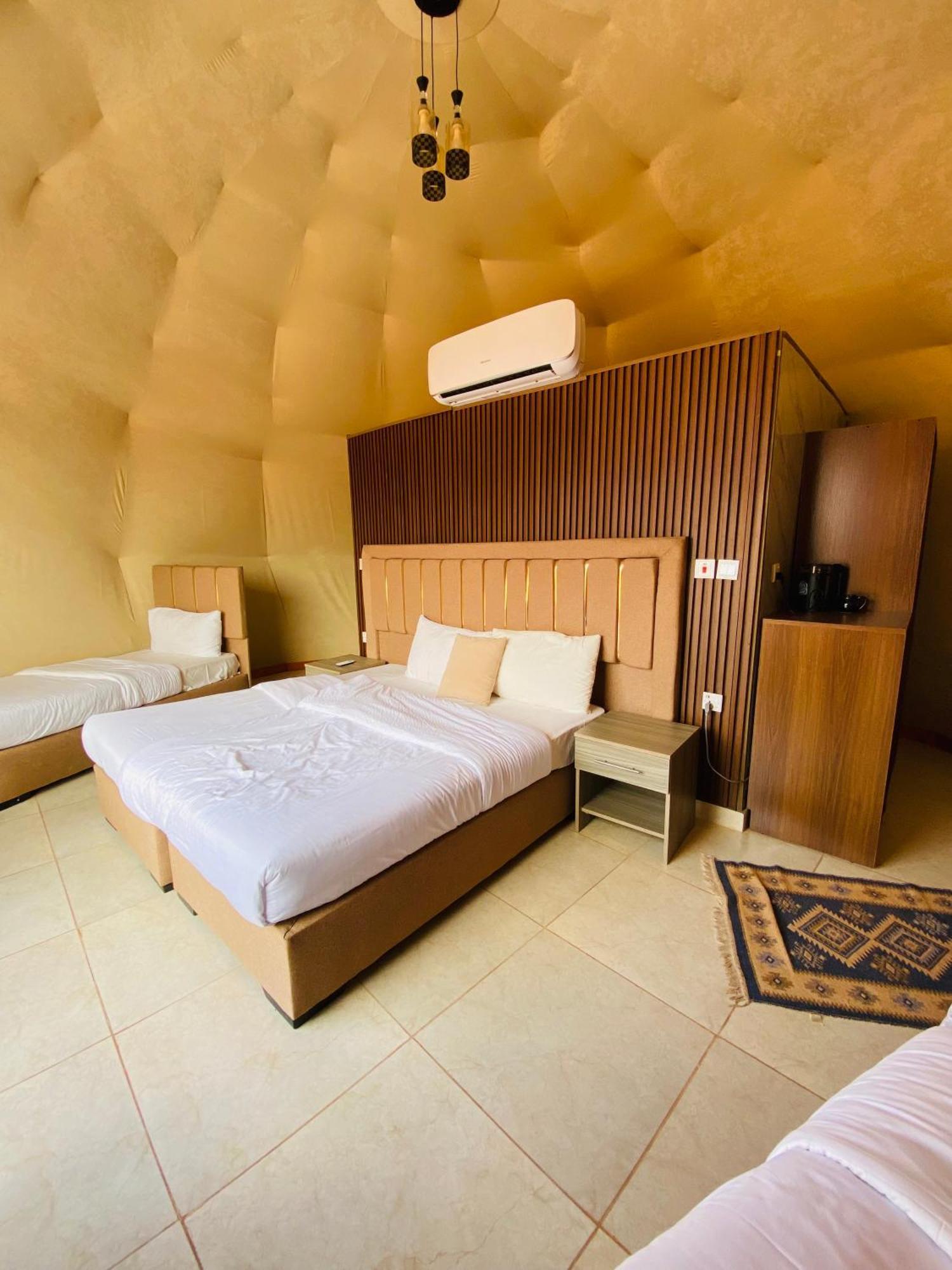 Wadi Rum Eagle Luxury Camp Exterior photo