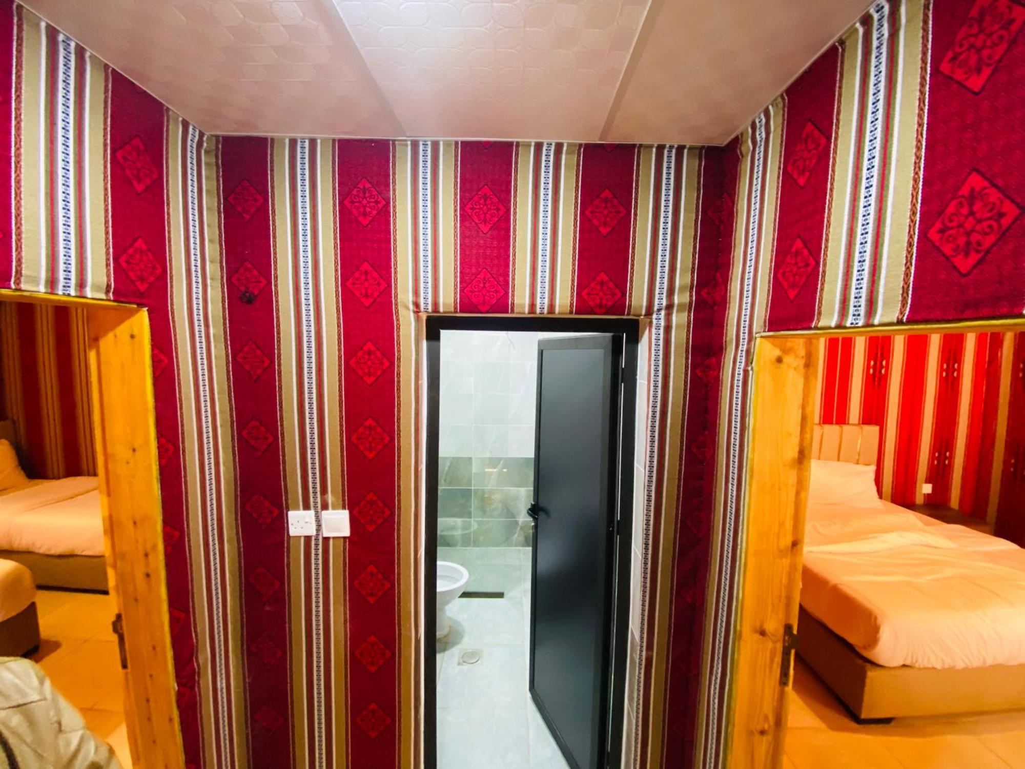 Wadi Rum Eagle Luxury Camp Exterior photo