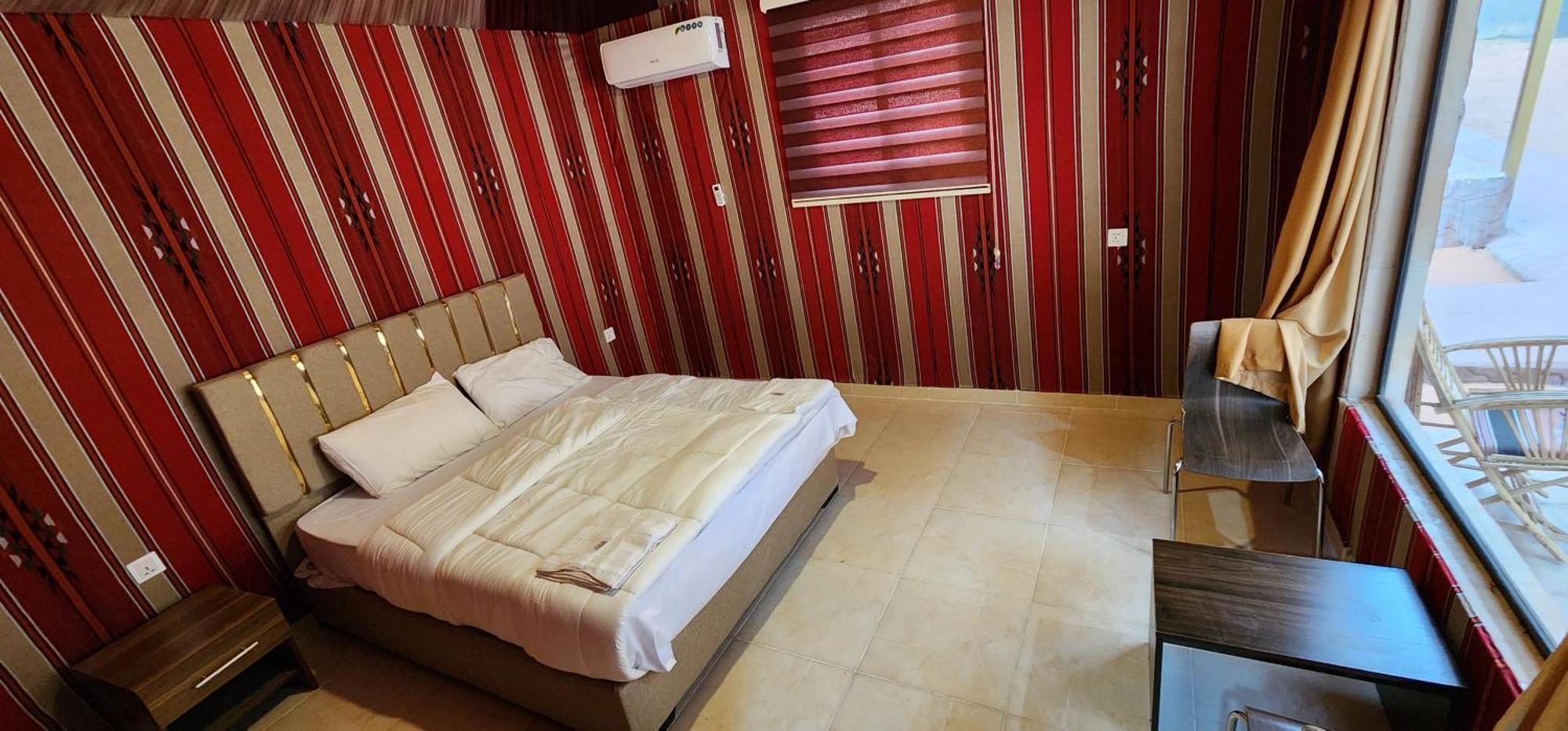Wadi Rum Eagle Luxury Camp Exterior photo